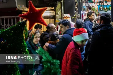 گزارش تصویری | حال و هوای شب کریسمس - تهران