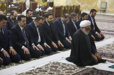 عکس‌هایی از شهید مالک رحمتی در حرم امام‌رضا(ع)
