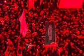 ویدئو | تصاویری از اقامه نماز بر پیکر رهبر شهید انقلاب در حرم مطهر امام حسین (ع)