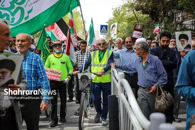 راهپیمایی ضدصهیونیستی نمازگزاران مشهدی و حمایت از عملیات وعده صادق سپاه