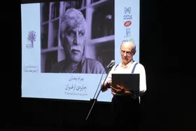 هشتمین جایزه ارغوان با تجلیل از بهرام بیضایی به پایان رسید