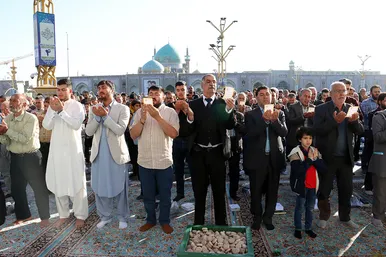 نماز عید فطر در حرم مطهر رضوی