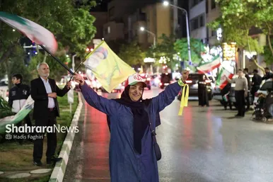گزارش تصویری | پنجاه‌ودومین موج از حضور حماسی شبانه مردم مشهد در خیابان‌ها