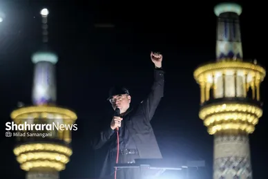 گزارش تصویری | اهتزاز پرچم سرخ «یا لثارات الحسین (ع)» در مسیر تشییع پیکر قائد شهید امت در مشهد