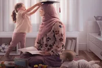 نقش مؤثر مادر در حلقه وصل ایمان و خودسازی در محیط خانه