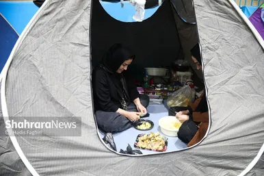 گزارش تصویری | اسکان زائران در سالن‌های ورزشی شهرداری مشهد در ایام نوروز