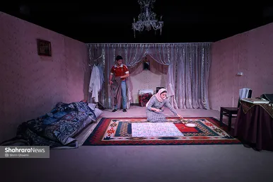 گزارش تصویری | نمایش «شربت زعفران، آویشن، پونه و چند قطره روغن گل مغربی»