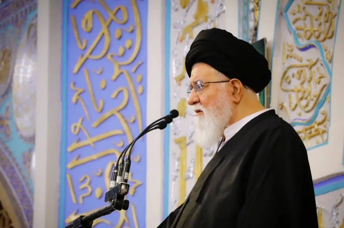 آیت‌الله علم‌الهدی: آمریکا در هر دو جبهه جنگ نرم و سخت شکست خورده است | اهتزاز پرچم ایران در خاک آمریکا از هر خاری کشنده‌تر است
