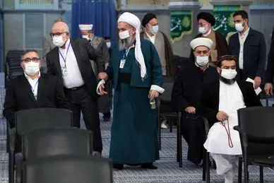 دیدار جمعی از مسئولان نظام و مهمانان شرکت کننده در کنفرانس وحدت اسلامی با رهبر معظم انقلاب