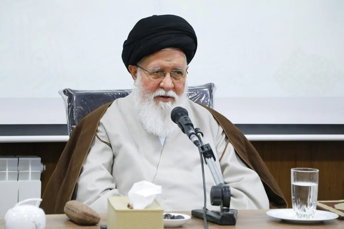 نماینده ولی فقیه در استان خراسان رضوی: از هیچ گروه و جریان خاصی در انتخابات ۱۱ اسفند حمایت نمی‌کنم