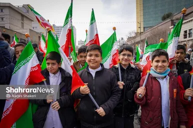 گزارش تصویری | یک روز، لبخند چند نسل