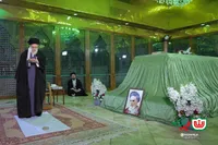 حضور رهبر معظم انقلاب در حرم بنیان‌گذار جمهوری اسلامی در آستانه دهه فجر ۱۴۰۴ + فیلم
