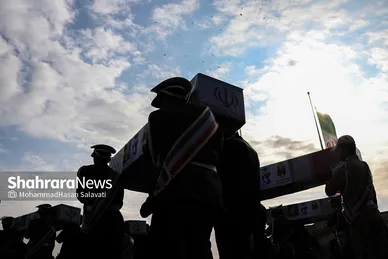 استقبال از پیکر مطهر ۱۲ شهید گمنام دفاع مقدس در فرودگاه هاشمی نژاد مشهد