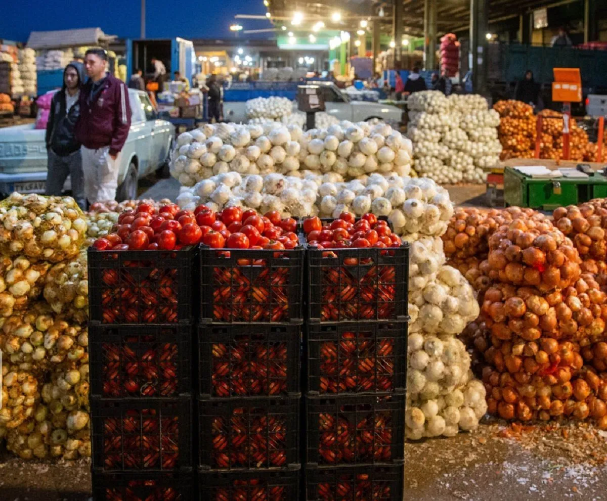 قیمت امروز انواع میوه و صیفی جات در مشهد (یکم آبان ۱۴۰۳) | سیب زمینی و پیاز را بیشتر از این قیمت‌ها نخرید