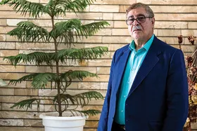 یک نفر از آن ۵ نفر که حلال مشکلات مردم هستند
