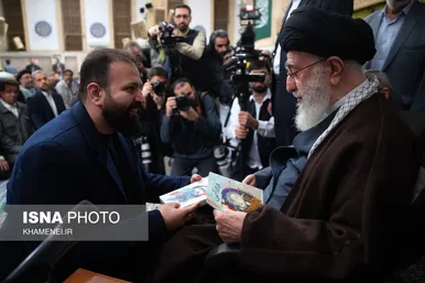 دیدار شاعران با رهبر معظم انقلاب