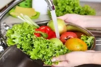 میوه‌ها و سبزیجات را برای پیشگیری از عفونت‌های گوارشی، ضدعفونی کنید