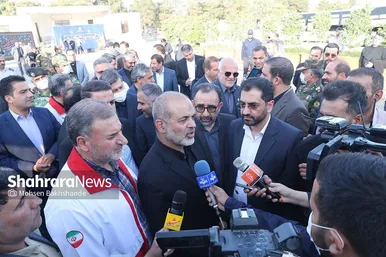 آیین رونمایی از ۳۰ دستگاه میدل باس