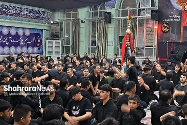 عکس‌هایی از مراسم علم‌کِشی مهاجران افغانستانی در مشهد (۲۳ تیرماه ۱۴۰۳)