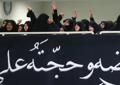 گزارش تصویری | سخنرانی رهبر معظم انقلاب در مراسم عزاداری شهادت امام رضا(ع)