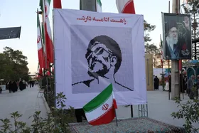 تکمیل اولین نقاشی تعاملی چهره رهبر شهید انقلاب در گلزار شهدای بهشت زهرا(س)
