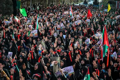 تشییع دو تن از شهدای حادثه تروریستی گلزار شهدای کرمان در مشهد