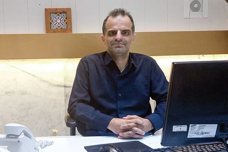 غیرمتخصص‌ها، نقش اول گردشگری متزلزل