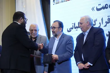 آیین تجلیل از خادمان قرارگاه عملیاتی خدمات سفر 