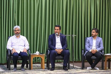 دیدار مسئولان و خبرنگاران شهرآرا با امام جمعه مشهد