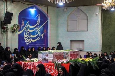 تشییع پیکر بانوی شهیده فاطمه دهقانی از شهدای حادثه تروریستی کرمان