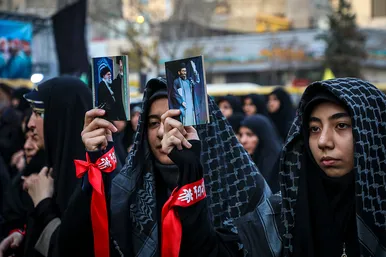 تشییع دو تن از شهدای حادثه تروریستی گلزار شهدای کرمان در مشهد