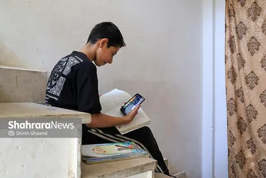 گزارش تصویری | تحصیل آنلاین دانش‌آموزان در دوران جنگ