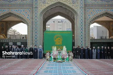 گزارش تصویری | آیین سنتی تعویض پوش ضریح مطهر امام رضا (ع)