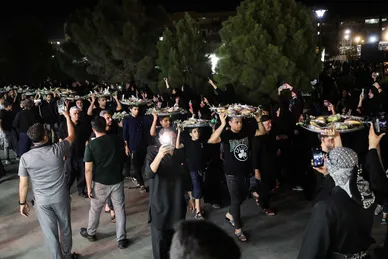 آیین سینی گردانی حضرت قاسم علیه السلام در شب هشتم محرم