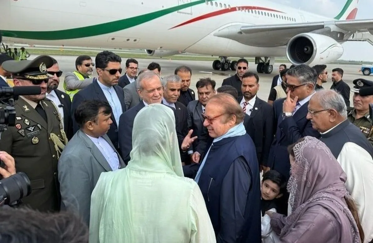 پزشکیان وارد اسلام آباد شد