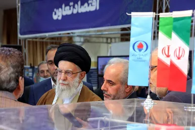بازدید رهبر معظم انقلاب از نمایشگاه توانمندی‌های تولید داخلی