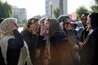 چگونه در زندگی امروز شادی واقعی را تجربه کنیم؟