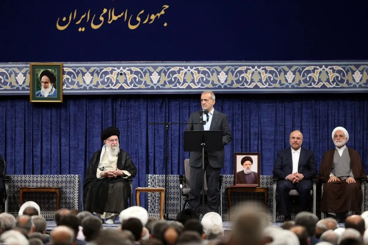 پزشکیان در مراسم تنفیذ: سپاسگزار رهبر معظم انقلاب و خاک پای ملت شریف ایران هستم | قول می‌دهم با تمام وجود به مردم خدمت کنم+ فیلم