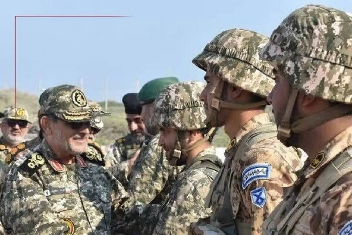 فرمانده نیروی دریایی سپاه از جزایر بوموسی و سیری بازدید کرد (۱۱ آبان ۱۴۰۴)