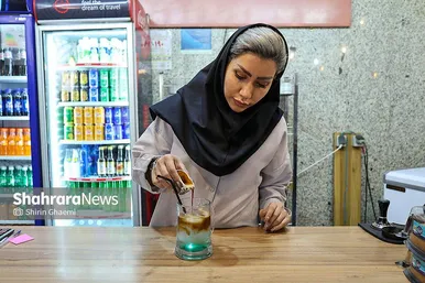 منوی کافی شاپ بر پایه یخ و نوشیدنی های سرد می چرخید