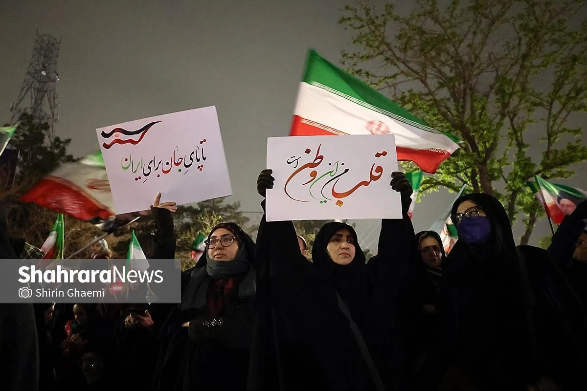 ویدئو | خیابان در قرق مردم؛ سی‌وهفتمین شب شکوه حضور مردم مشهد در خیابان