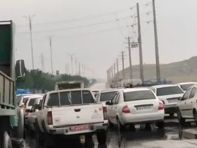 ترافیک جاده&zwnj;های مشهد سنگین و پرحجم است