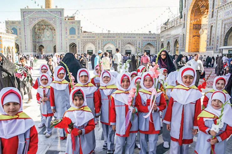 جشن شکوفه‌ها با زیارت امام‌رضا (ع)