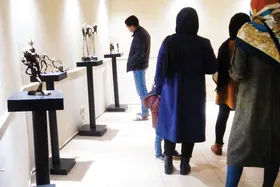 درباره &laquo;تومور&raquo;؛ نمایشگاه مجسمه&zwnj; هنرمند مهاجر افغانستانی