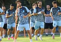 پشت‌پرده غیبت عارف غلامی در تمرین استقلال؛ قرارداد تمام شد، جایی در برنامه بختیاری‌زاده ندارد؟