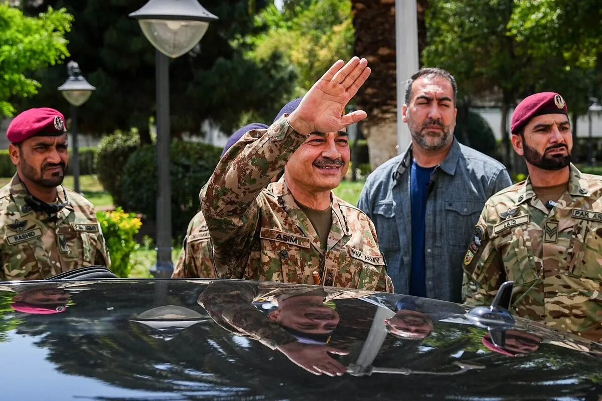 فرمانده ارتش پاکستان: به میانجیگری بی‌طرفانه میان تهران-واشنگتن ادامه خواهیم داد
