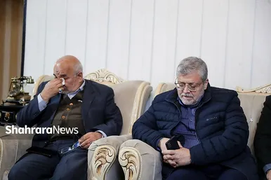 گزارش تصویری | دیدار شهردار مشهد با خانواده شهید غلامی از شهدای شهرداری در حمله اغتشاشگران