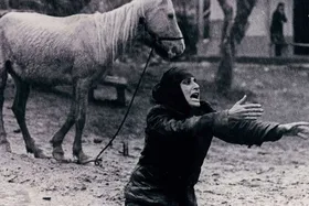 فیلم سینمایی مادیان با صدای رعنا آزادی&zwnj;ور، برای نابینایان، توضیح&zwnj;دار شد