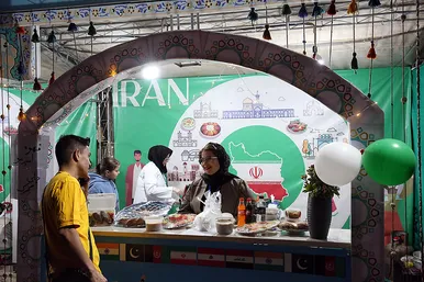 جشنواره غذای ملل و صنایع دستی ملی در مشهد