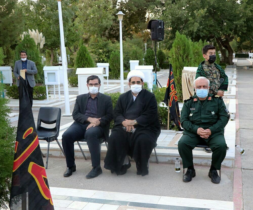 مراسم عطرافشانی و گلباران مزار «شهید محمود کاوه» در مشهد